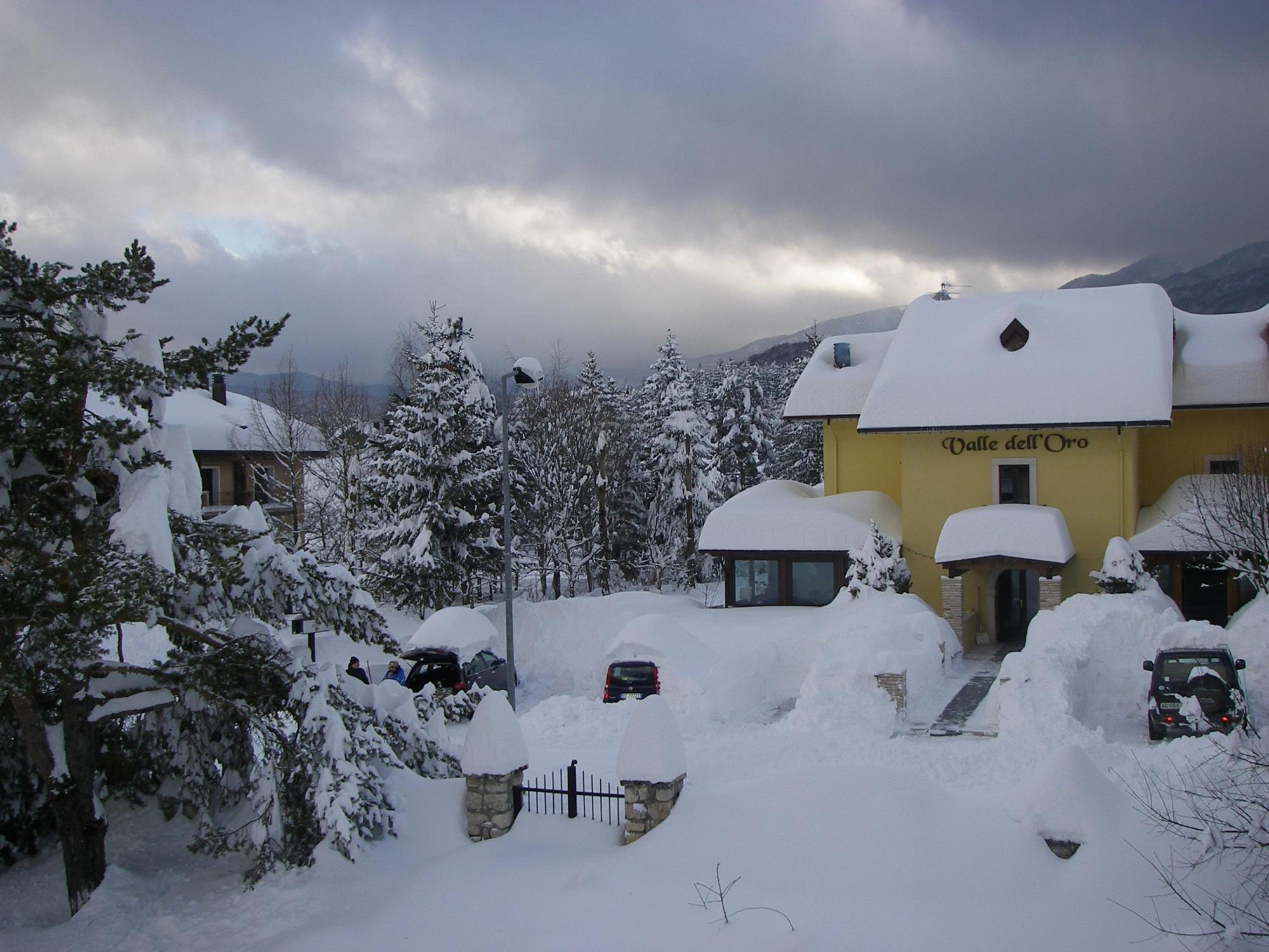 Hotel Valle Dell' Oro Pescasseroli Exterior photo